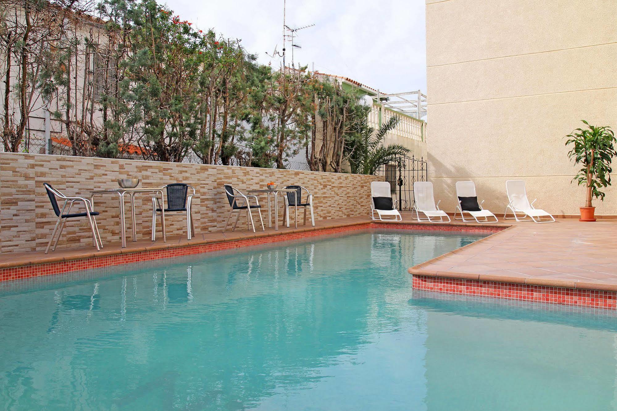 Apartamentos Dona Carmen 3000 โอโรเปซาเดลมาร์ ภายนอก รูปภาพ